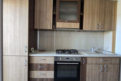 Apartament cu 3 camere semidecomandat în Central - 6