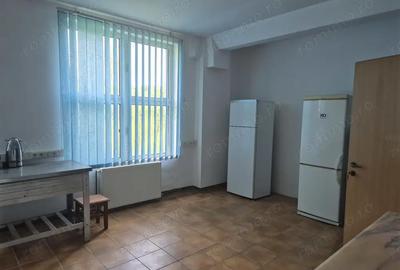 Spațiu comercial, de 1,800 mp, în Central - 8