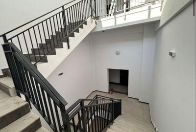 Spațiu comercial, de 20 mp, în Central - 7