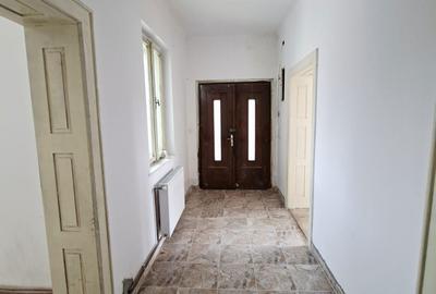 Casă cu 4 camere în Central - 6