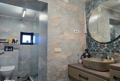 Casă cu 7 camere cu Teren 685 Mp în Limanu - 3