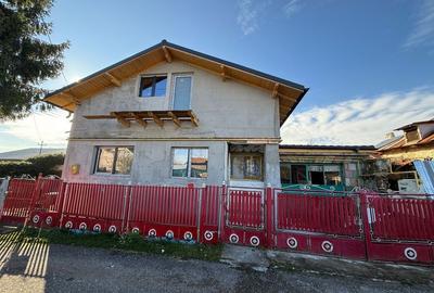 Casă cu 4 camere în Bănești - 2