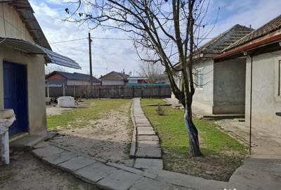 Casă cu 4 camere în Bordușani - 3