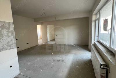 Apartament cu 3 camere semidecomandat în Central - 5