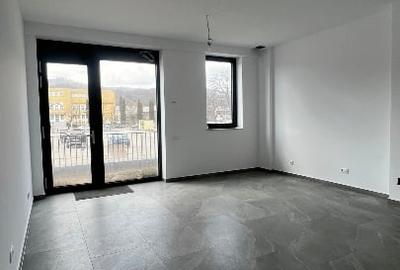 Spațiu comercial, de 49 mp, în Astra - 5