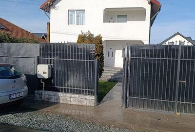 Casă cu 4 camere cu Teren 250 Mp în Poarta Albă - 1