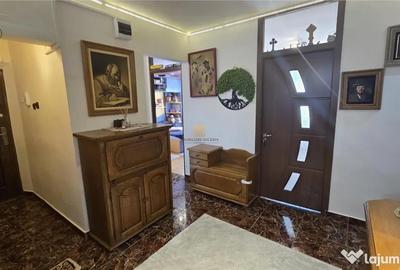 Apartament cu 4 camere decomandat în George Enescu - 2