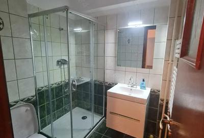 Apartament cu 3 camere decomandat în Nordului - 2