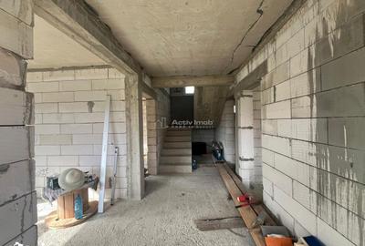 Casă cu 5 camere cu Teren 1414 Mp în Știuca - 15