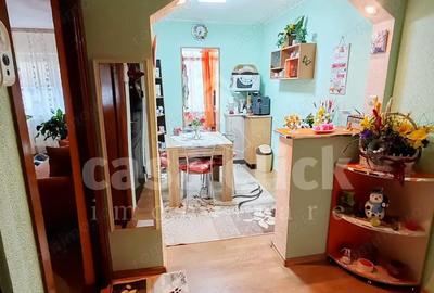 Apartament decomandat cu 3 camere de vanzare Micro 17, etaj 3 - 7