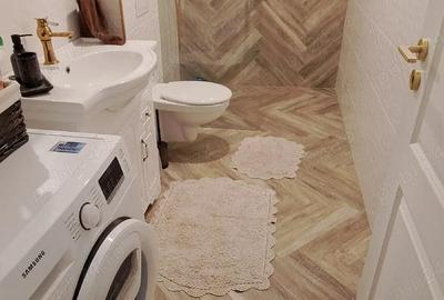 Casă cu Teren 871 Mp în Central - 2