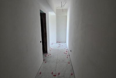 Apartament cu 2 camere semidecomandat în Baza 3 - 3