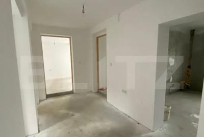 Casă cu 7 camere cu Teren 1500 Mp în Central