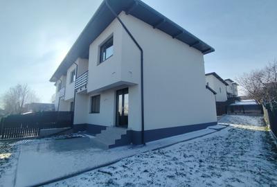 Duplex cu 4 camere cu Canalizare în Popas Păcurari - 18