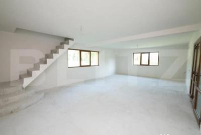 Casă cu 7 camere cu Teren 3000 Mp în Central - 5