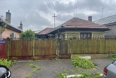 Casă cu 4 camere cu Teren 261 Mp în Central - 2
