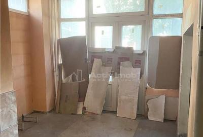 Spațiu comercial, de 54 mp, în Central