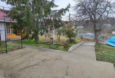 Casă cu 6 camere cu Teren 2000 Mp în Târgu Bujor - 5