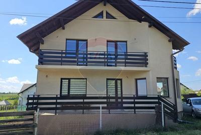 Casa / Vila cu 5 camere de vanzare in Mihoveni Suceava - 6