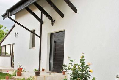 Vila 5 dormitoare, 4 bai, 2 248mp teren, piscina. Pre?: 229 000 E. - 3