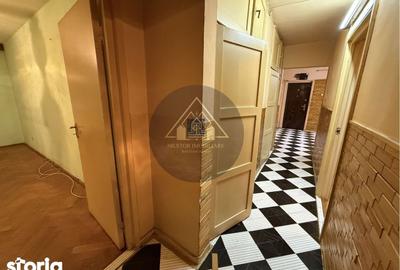 Apartament cu 4 camere decomandat în Central
