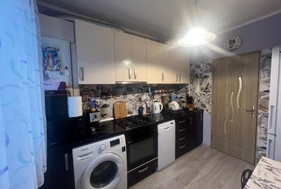 Apartament cu 3 camere decomandat în Dumbrava 2 - 7