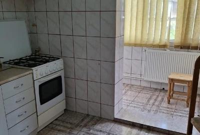 Apartament cu 3 camere decomandat în Far - 16