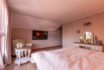 Proprietate exclusivista de vanzare: 2 case | 9 camere | 2000 mp teren - 51