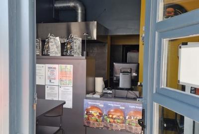 🌟 Spațiu comercial 28 mp complet utilat – ideal fast-food / delivery – Sector 2 - 3