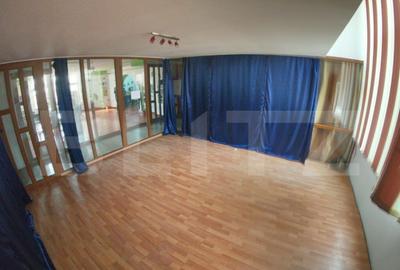 Spa?iu birouri 32 mp, ultracentral, etaj 1 Deva, dispon - 2