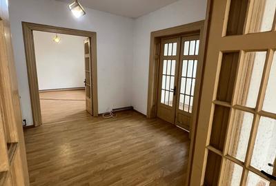 Casă cu Teren 500 Mp în Central - 3