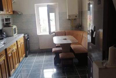 Inchiriez apartament spatios - 3