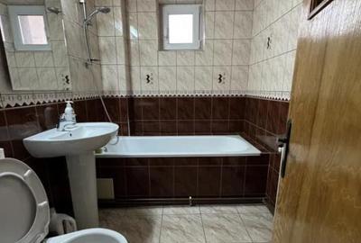Apartament cu 3 camere decomandat în Burdujeni