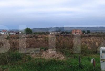 Teren intravilan cu dublu front stradal in Osorhei, 1667 mp - 1