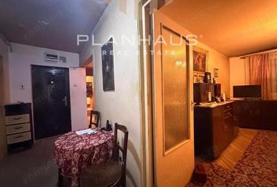 Vintage apartament 4 camere, B-dul Bucure?ti / Regele Mihai,decomandat etaj 2 - 8