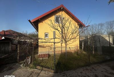 Casă cu 4 camere cu Teren 200 Mp în Central - 2