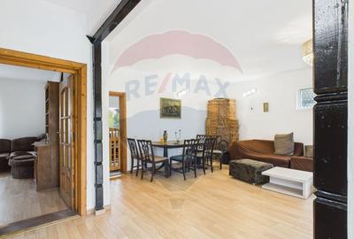 Casa / Vila cu 5 camere de vanzare - 9