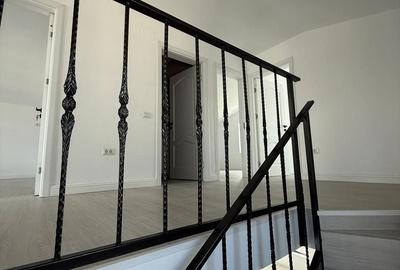 Casă individuală cu 4 camere cu Canalizare în Central - 9