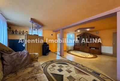 Casă cu 4 camere în Central - 1