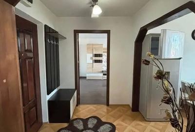 De inchiriat apartament cu 2 camere, zona centrala, mobilat ?i utilat, 300 euro - 2
