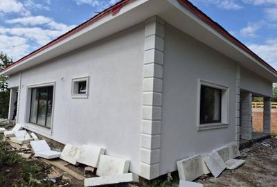 Casă cu 4 camere cu Teren 600 Mp în Central