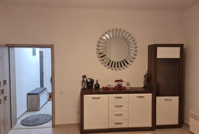 Garsonieră semidecomandată în P-ța Universității - 2