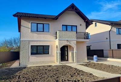 Casă cu 4 camere în Curtești - 1