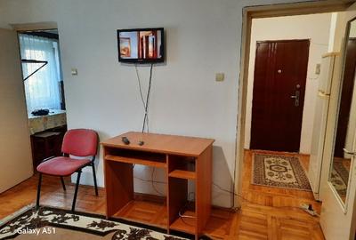 Proprietr, inchiriez garsoniera 32mp, central, confort 1,etaj 3, balcon, complet - 4