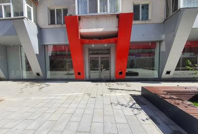 Spațiu comercial, de 330 mp, în Central - 2