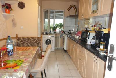 Apartament cu 3 camere în Central - 1