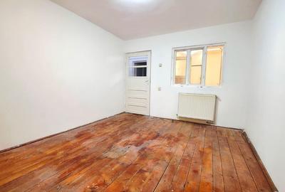 Oportunitate Unică: Casă cu 4 Camere, Curte Generoasă și Îmbunătățiri - 5