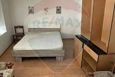 Apartament cu 3 camere decomandat în Central - 4