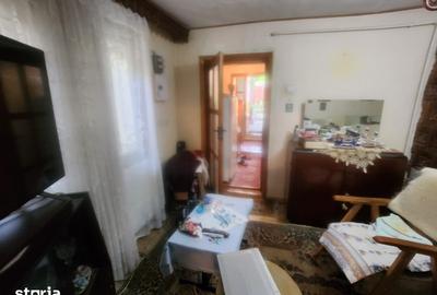 Casă cu 3 camere cu Teren 100 Mp în CFR
