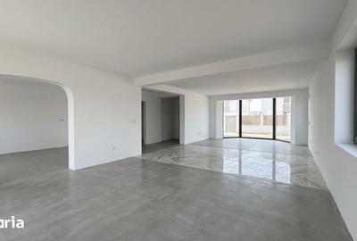 Casă cu 4 camere cu Teren 900 Mp în Tărlungeni